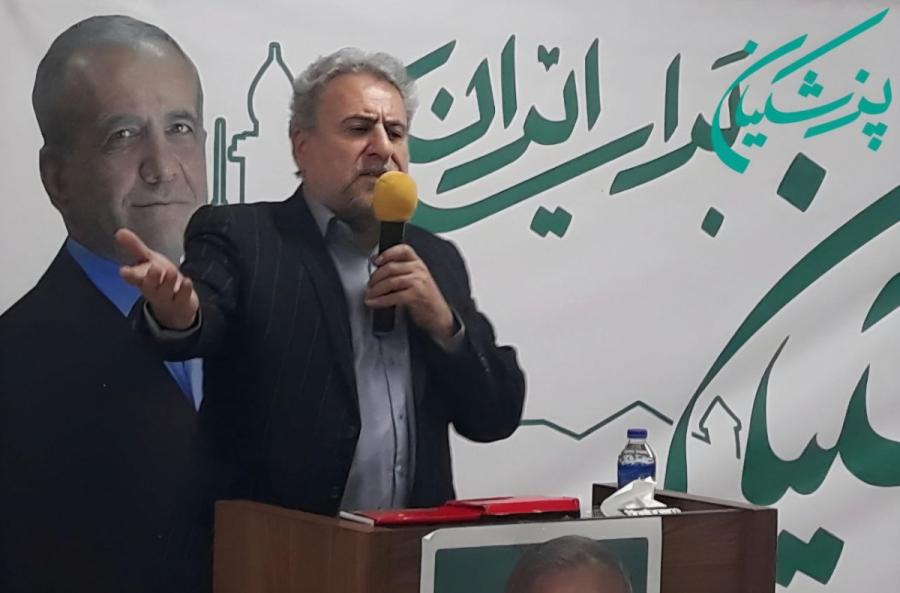 کشور را قفل کرده‌اند و از کاسبان تحریم حمایت می‌کنند