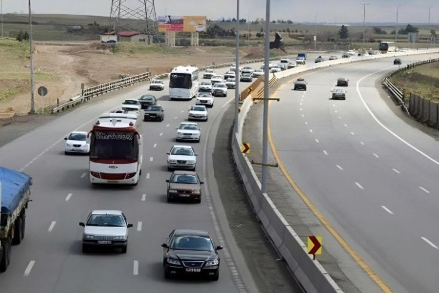 ترافیک پرحجم در خروجی گیلان/ ورود ۸۰ هزار خودرو به استان