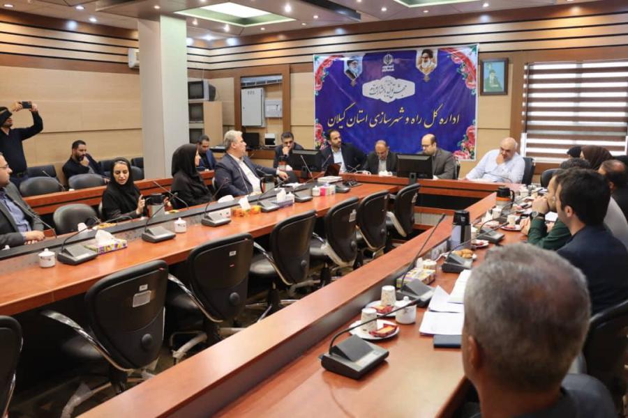 خیابان تختی رشت به پارکینگ طبقاتی نیاز دارد