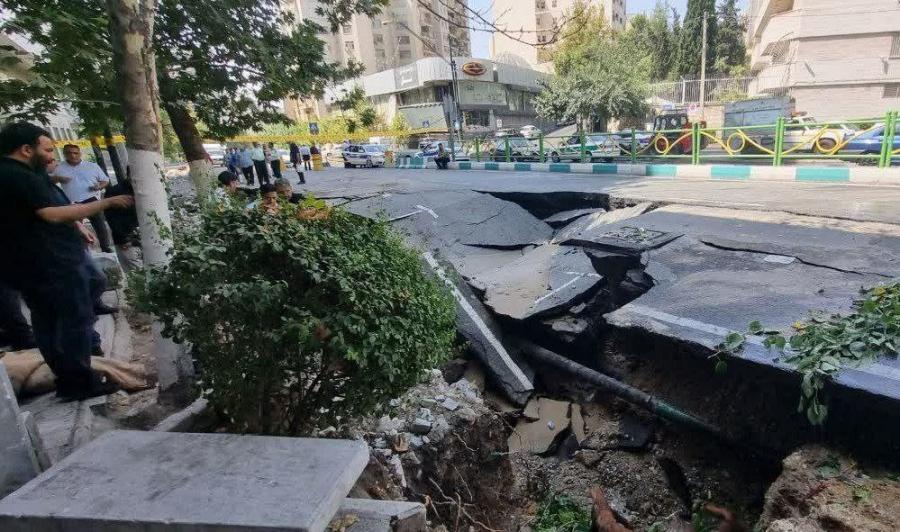 جزییات&nbsp;فرونشست زمین در میدان ونک تهران با یک مصدوم/عکس