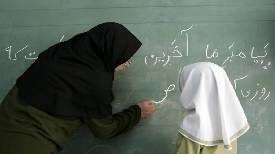 فرهنگیانی که امسال در سن بازنشستگی قرار دارند، در آموزش و پرورش می‌مانند