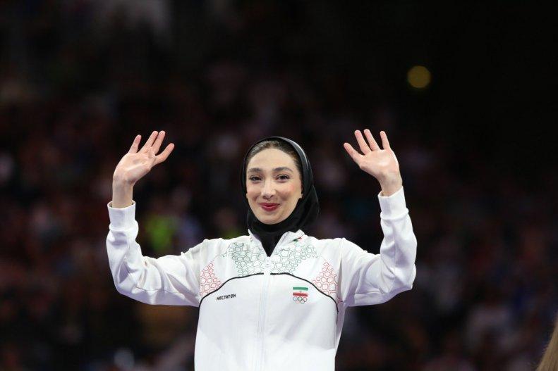 مبینا نعمت زاده اینستاگرام خود را بست