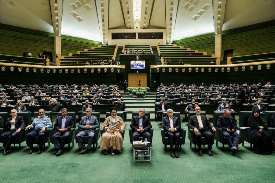 استیضاح وزرا در مجلس متوقف شد
