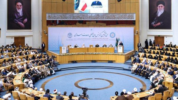  اگر ما با هم در عمل وحدت داشته باشیم هیچ قدرتی حریف ما نیست / اختلاف و تفرقه لبه آتش است