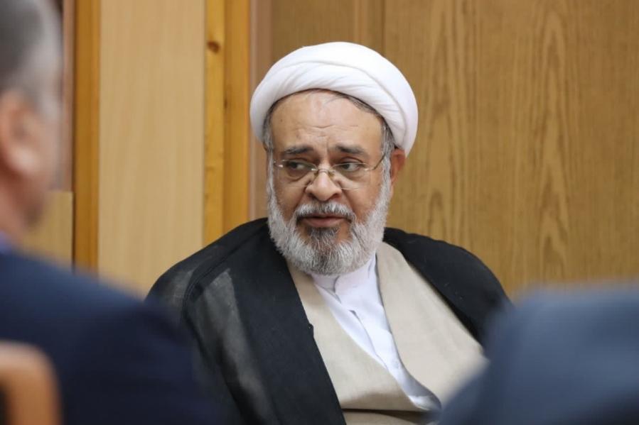 با زمین خواری و فساد مقابله می کنیم