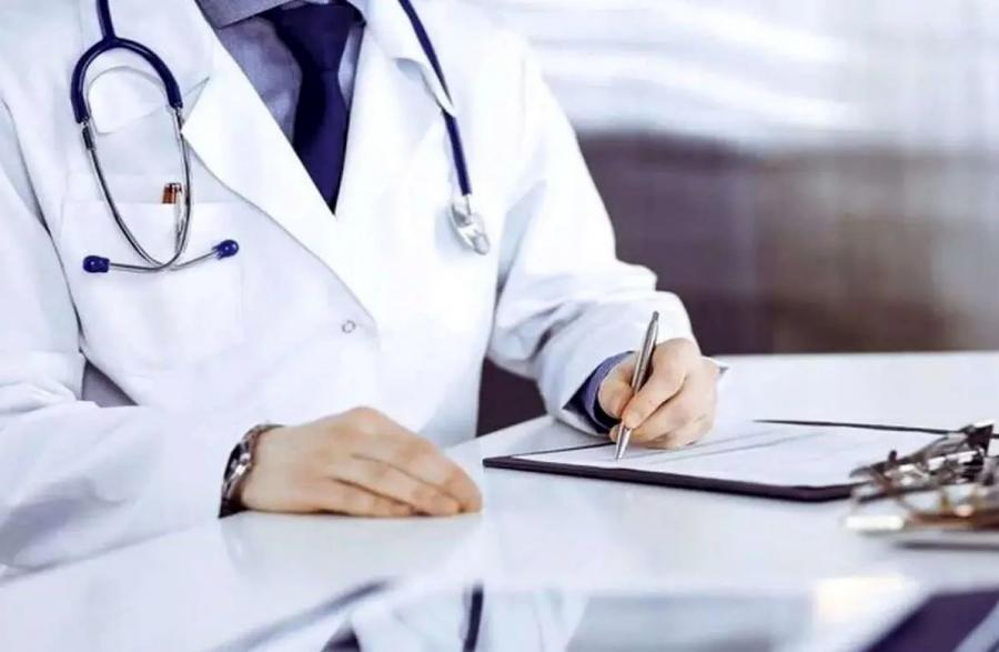 پزشک متخصص بابت اضافه دریافتی در گیلان محکوم شد