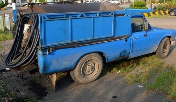 توقیف ۲ هزار لیتر سوخت خارج از شبکه توزیع در چابکسر