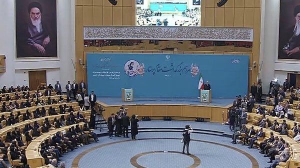 برازنده نیست این همه یارانه بدهیم، ولی کسانی نان شب پیدا نکنند