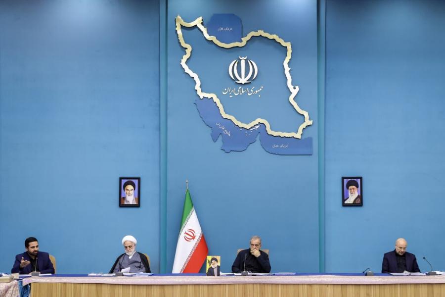 تصمیم نهایی به رفع فیلترینگ گرفته شده/ عقلا باید تندرو‌ها را شیرفهم کنند که پزشکیان آخرین فرصت است