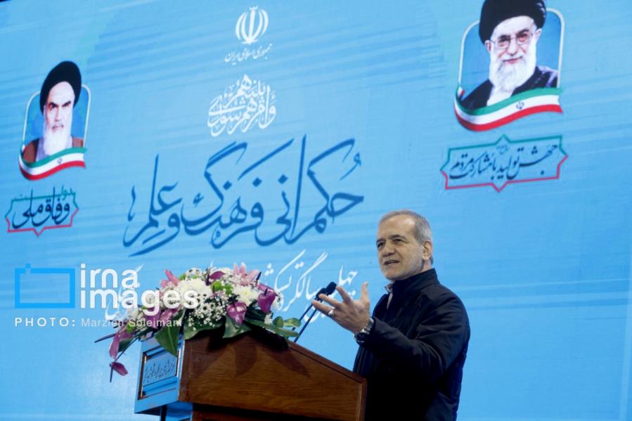 با دستور و امر و نهی نمی‌توان باورها، اعتقادات و فرهنگ را اشاعه و جامعه را هدایت کرد