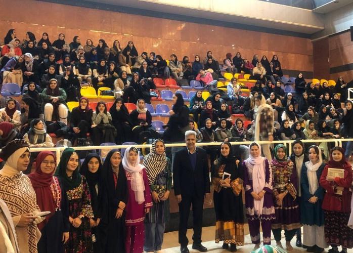 واکنش دانشگاه علامه به ویدئوی «رقص» دانشجویان در حضور رئیس دانشگاه