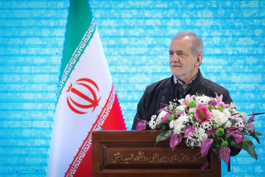  پزشکیان: با آدمهای فرصت‌طلب و ریاکار نمی‌توان به جایی رسید