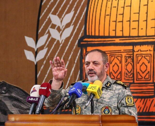 وزیر دفاع: قدرت ایران را با یک سلسله رزمایش نشان می دهیم