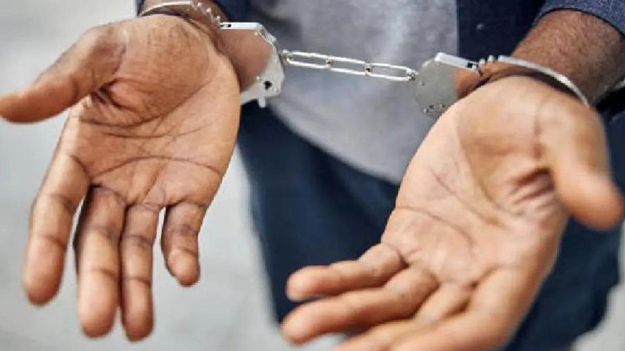 قتل مادر به دست پسر معتاد در خمام/همسایه ها به خاطر بوی بد با پلیس تماس گرفتند