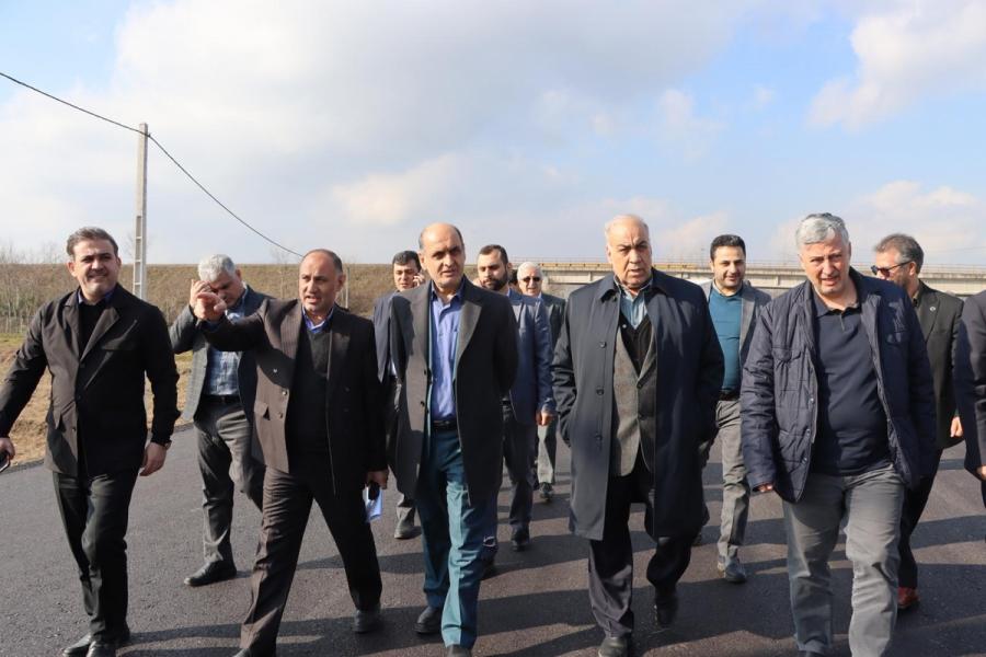 احداث باند برگشت آزادراه قزوین رشت در اولویت قرار گیرد/ترافیک رشت گاهی از تهران هم شدیدتر می شود