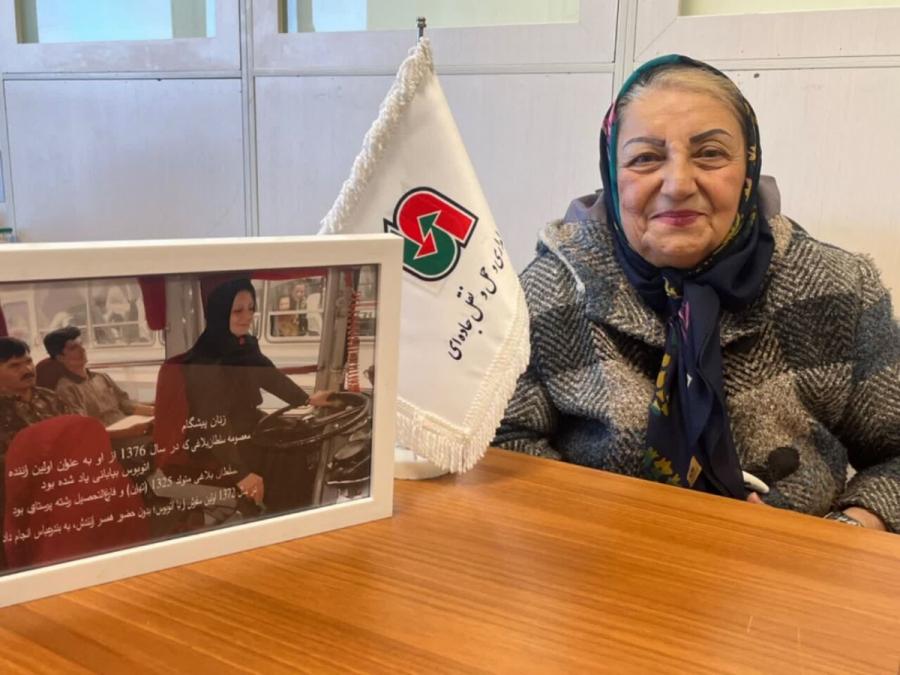 ۳۰ سال رانندگی بدون حادثه اولین راننده زن اتوبوس برون شهری ایران