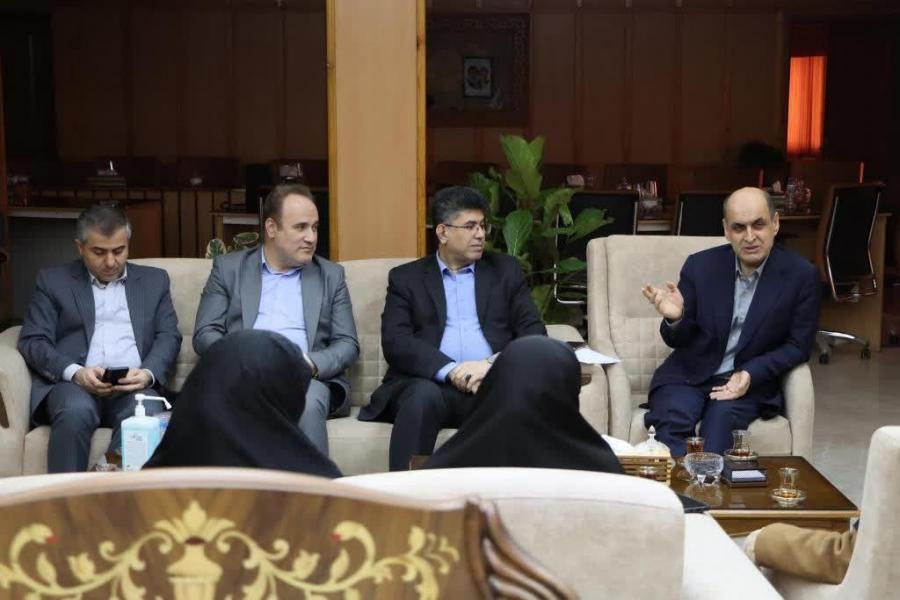 هادی حق شناس