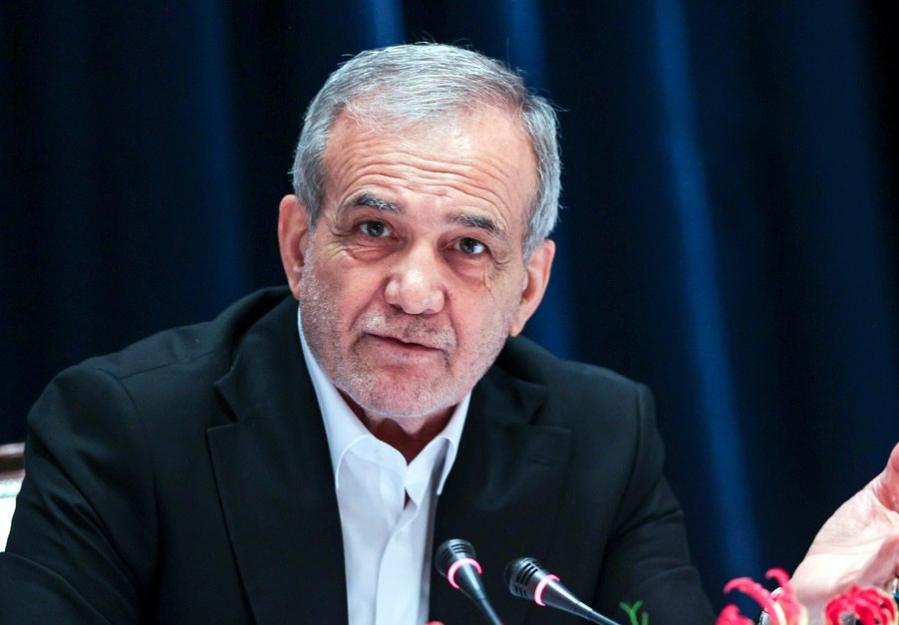پزشکیان: داده ها باید به دست مدیران برسد