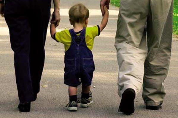 دیر ازدواج می کنند و به نُدرت بچه دار می شوند