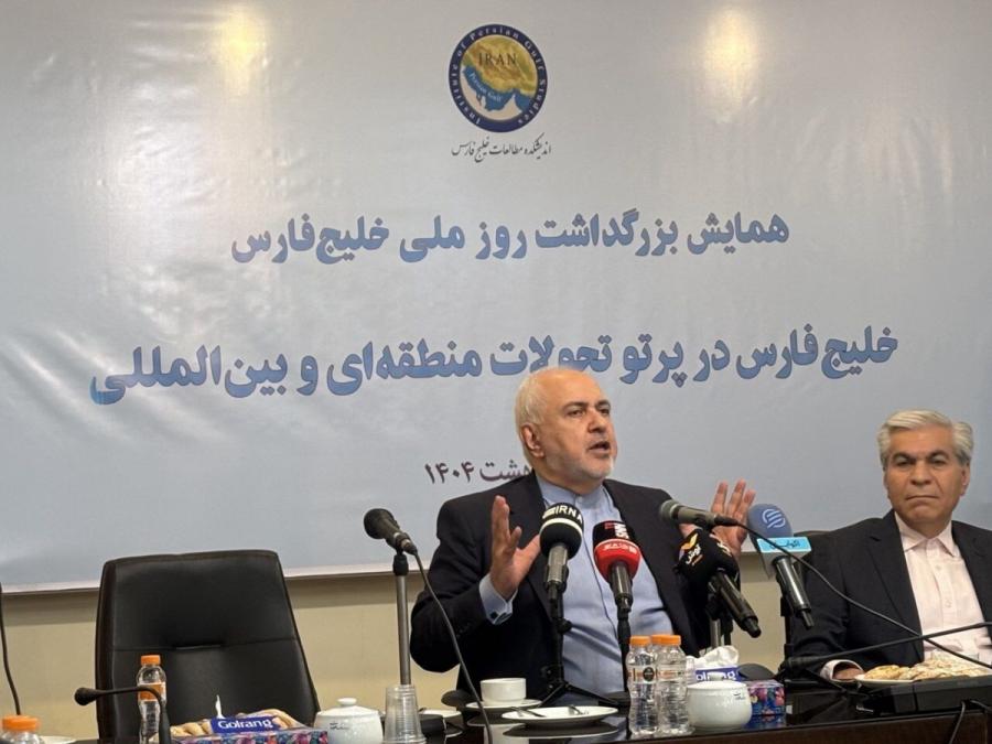 ظریف: یک وجب از آب و خاک ایران در جمهوری اسلامی از بین نرفت