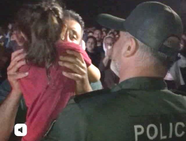 پلیس، دختر ۵ساله گمشده در انزلی را به خانواده اش رساند