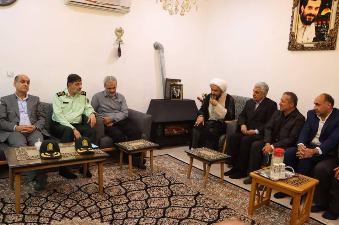 دیدار سردار رادان با خانواده شهید امنیت «حسن عشوری» در رودسر
