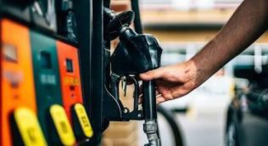 نزدیک اتوبان رشت،به پزشکیان بنزین مخلوط شده با آب فروختند