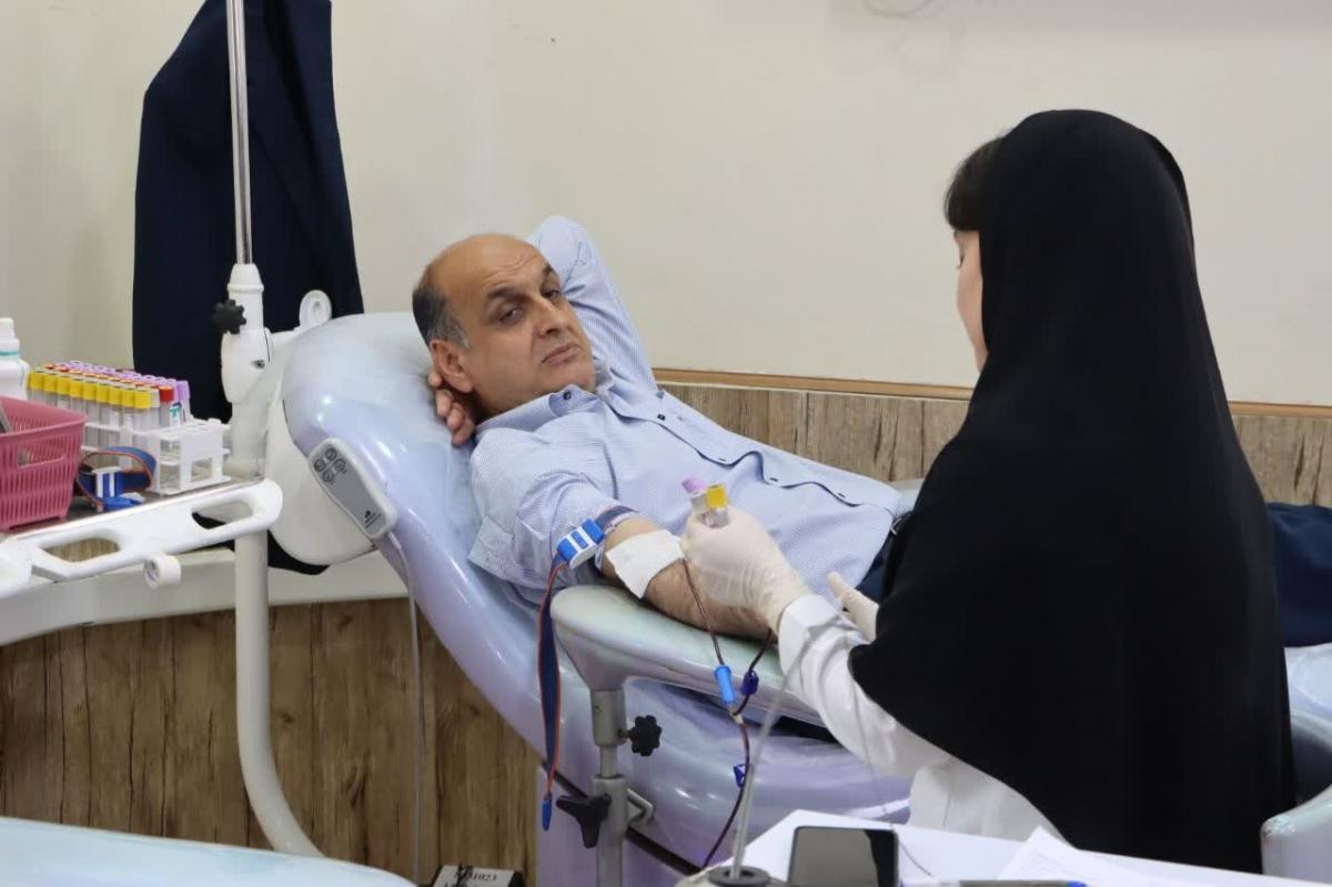 استاندار گیلان: مشارکت مردم در اهدای خون، نجات‌بخش جان بیماران است