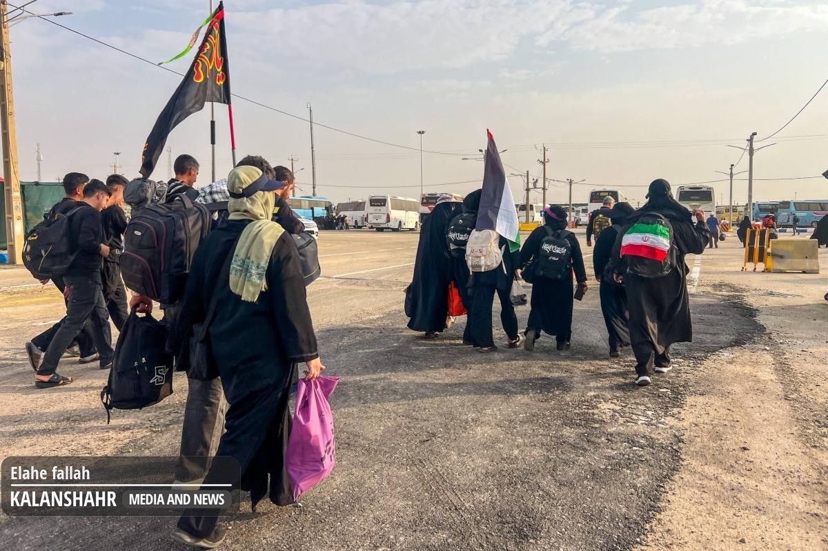 گزارش تصویری کلانشهر از پیاده روی دوستداران امام حسین برای شرکت در مراسم اربعین از مرز مهران تا نجف و کربلا