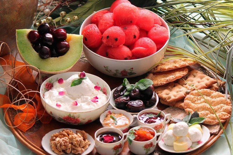 با این خوراکی‌ها، گرمای تابستان را قابل تحمل کنید
