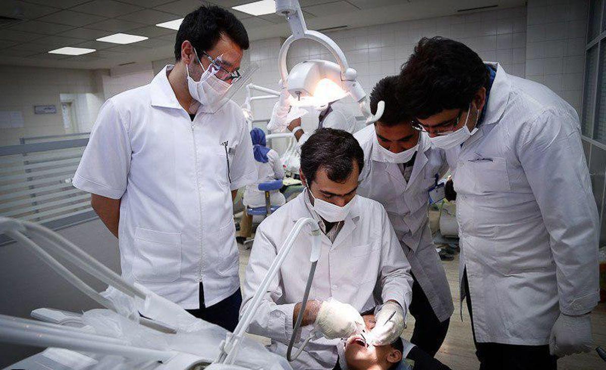 قائم مقام وزیر بهداشت: ۶۰ درصد دانشجویان علوم پزشکی با سهمیه وارد دانشگاه ها می شوند