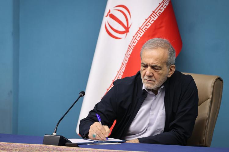 تبریک قهرمانی تیم ملی کشتی فرنگی کشورمان از سوی رئیس جمهور پزشکیان