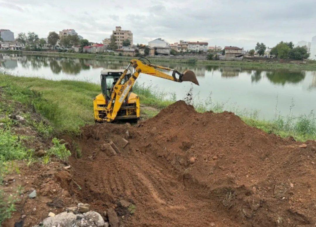 پیشرفت پروژه تالاب «عینک» رشت؛ احداث مسیر دوچرخه سواری و دیوارهای حائل در حال اجرا