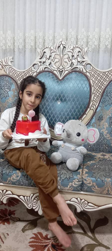 «نهالِ» کوچک مدرسه نرفت، اما جان بیماران را نجات داد