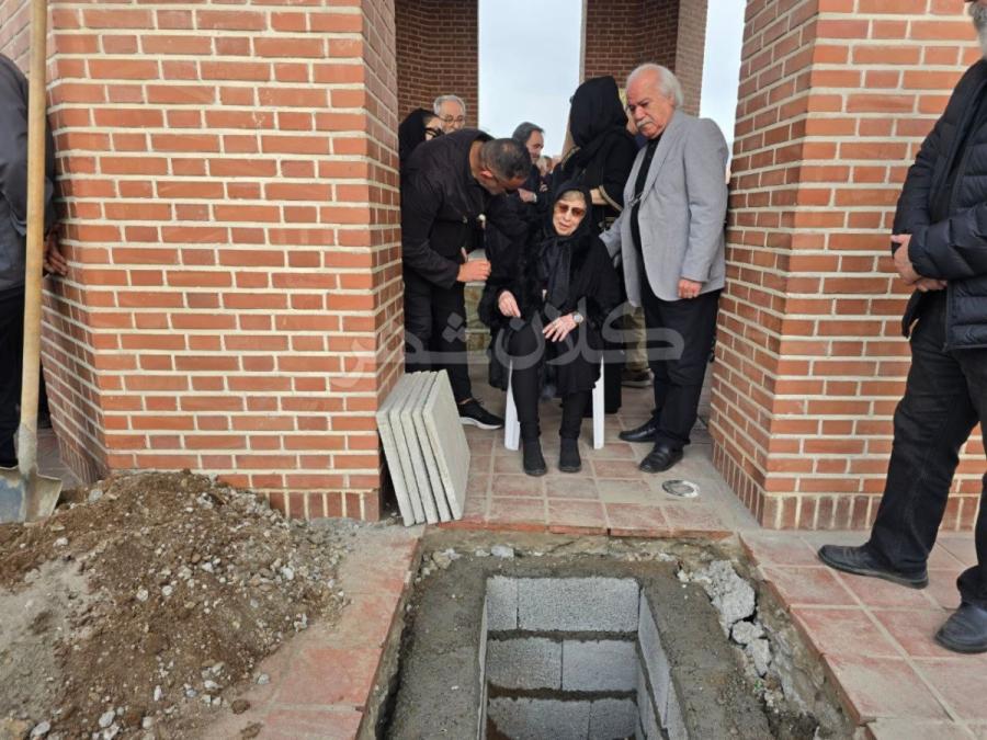 عکس/آخرین خداحافظی ناهید مهرنوش با همسرش زنده یاد ناصر مسعودی بعد از ۶۲ سال زندگی مشترک در سلیمانداراب رشت