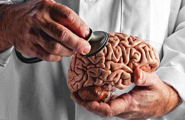 چه کسانی بیشتر در معرض خطر تومورهای مغزی هستند