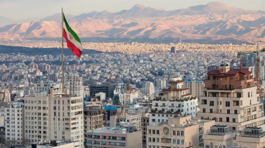 قزاقستان با افزایش نگرانی‌های امنیتی، از شهروندان خود خواست ایران را ترک کنند