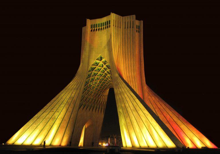 آسیب به برج آزادی در پی موج انفجارهای حملات اخیر