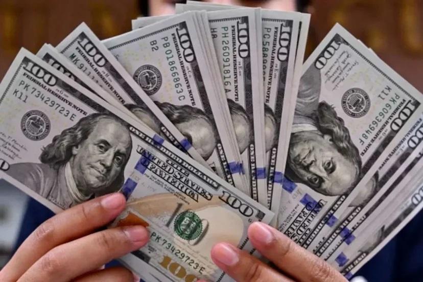 قیمت دلار امروز: نوسان محدود در انتظار اخبار سیاسی؛ دلار در کانال ۱۸۸ هزار تومان