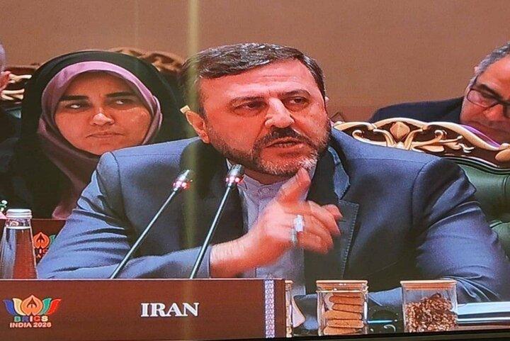 غریب آبادی : امارات به ایران خیانت کرد/هیچ جنگی با همسایگان خود نداریم