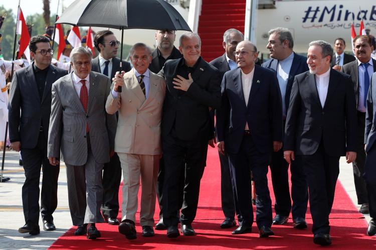 بازدید از همسایه شرقی؛ اولین سفر خارجی رئیس جمهور پس از پیروزی در جنگ رمضان