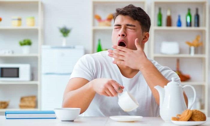 احساس خواب‌آلودگی در طول روز نشانه فشارخون بالا است