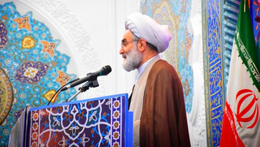 امام جمعه رشت: دشمنان آرزوی خلوت شدن خیابان ها را به گور خواهند بُرد