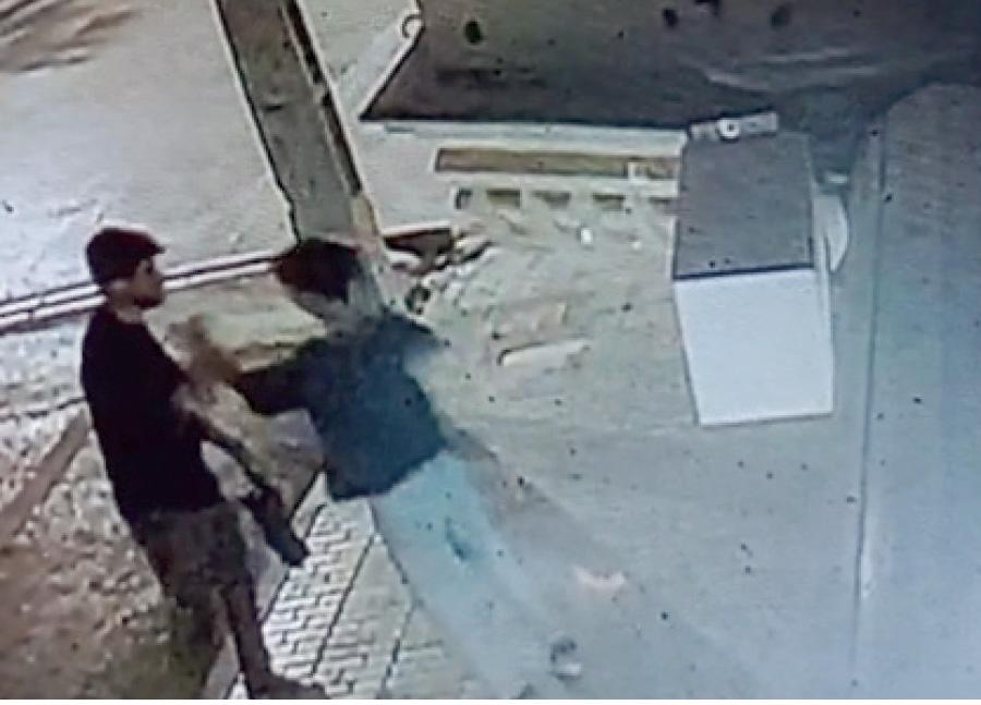 پسر ۱۸ ساله با چاقو دانشجوی ۲۱ ساله را کُشت و فرار کرد