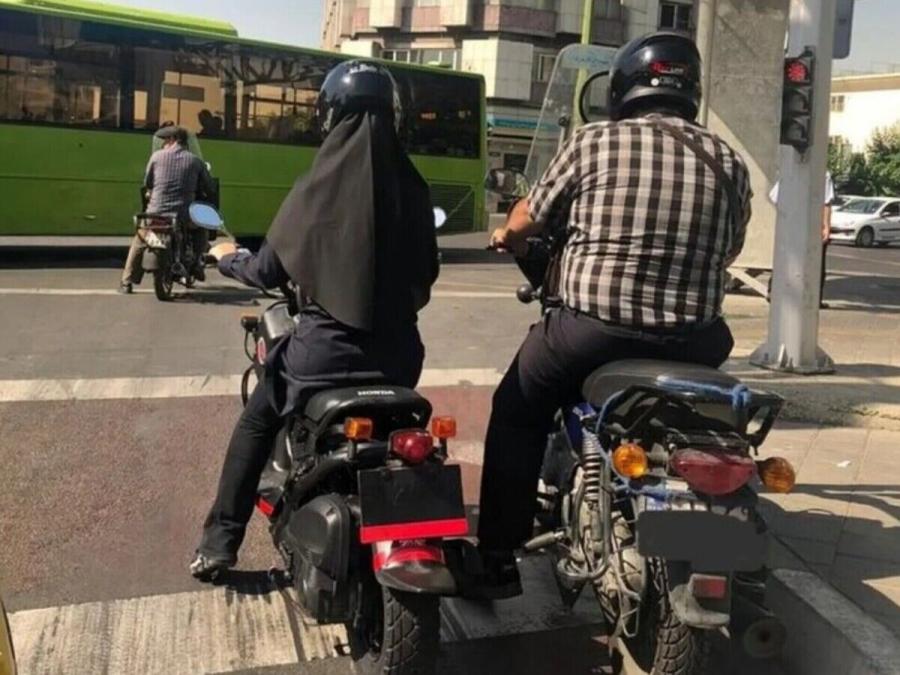 وزارت کشور: موانع قانونی و فقهی گواهینامه موتورسواری زنان برطرف شده است