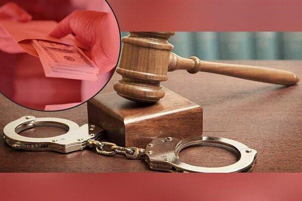  یکی از بخشداران رضوانشهر به جرم اخذ رشوه دستگیر شد