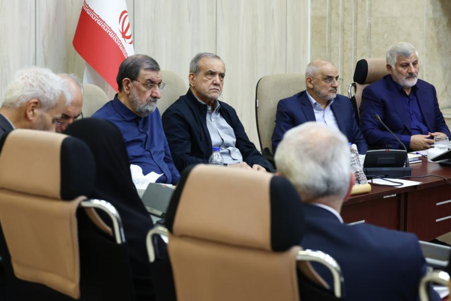 دستور پزشکیان برای بازسازی سریع زیرساخت های آسیب دیده از جنگ؛ پروژه های متوقف تعیین تکلیف می شوند