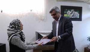 تقدیر استاندار گیلان از « صفورا غله  زاری » معلم بازنشسته  اهل بندرانزلی
