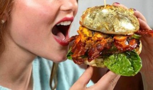 واکنش رئیس اتاق اصناف گیلان به سرو غذا با روکش طلا