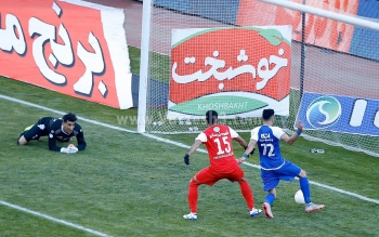 تساوی پرسپولیس و استقلال در دربی ۹۲